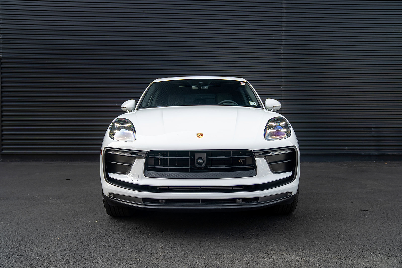 Certified 2025 Porsche Macan AWD/4WD image 25