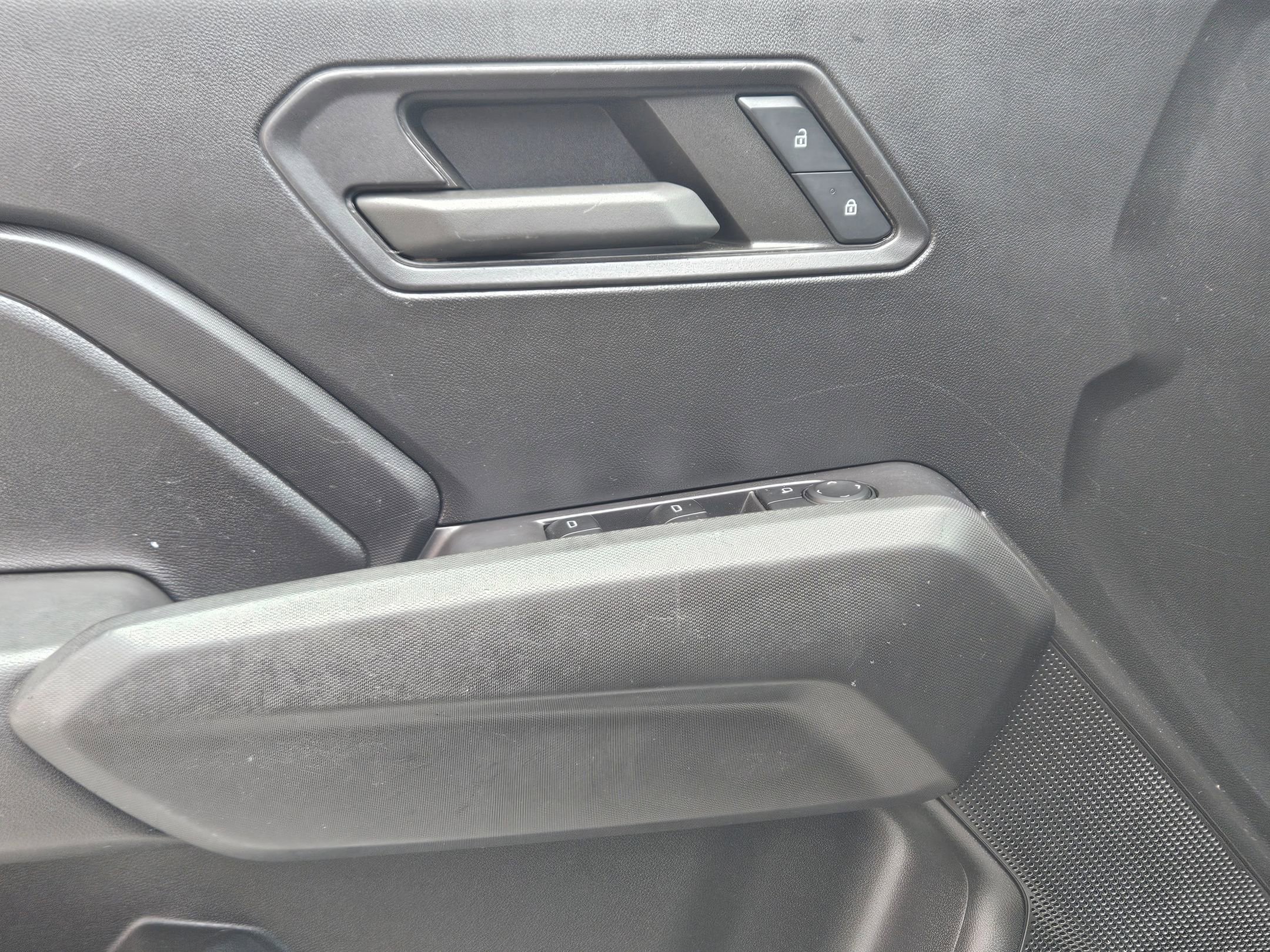 Used 2023 Chevrolet Colorado W/T RWD image 19