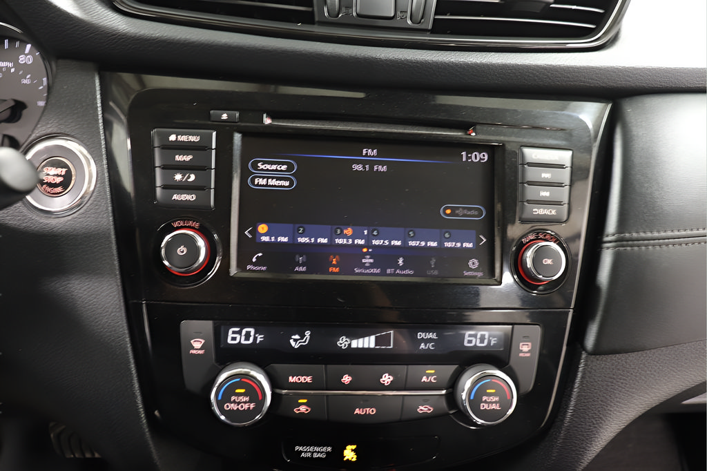 Used 2018 Nissan Rogue SL AWD/4WD image 10