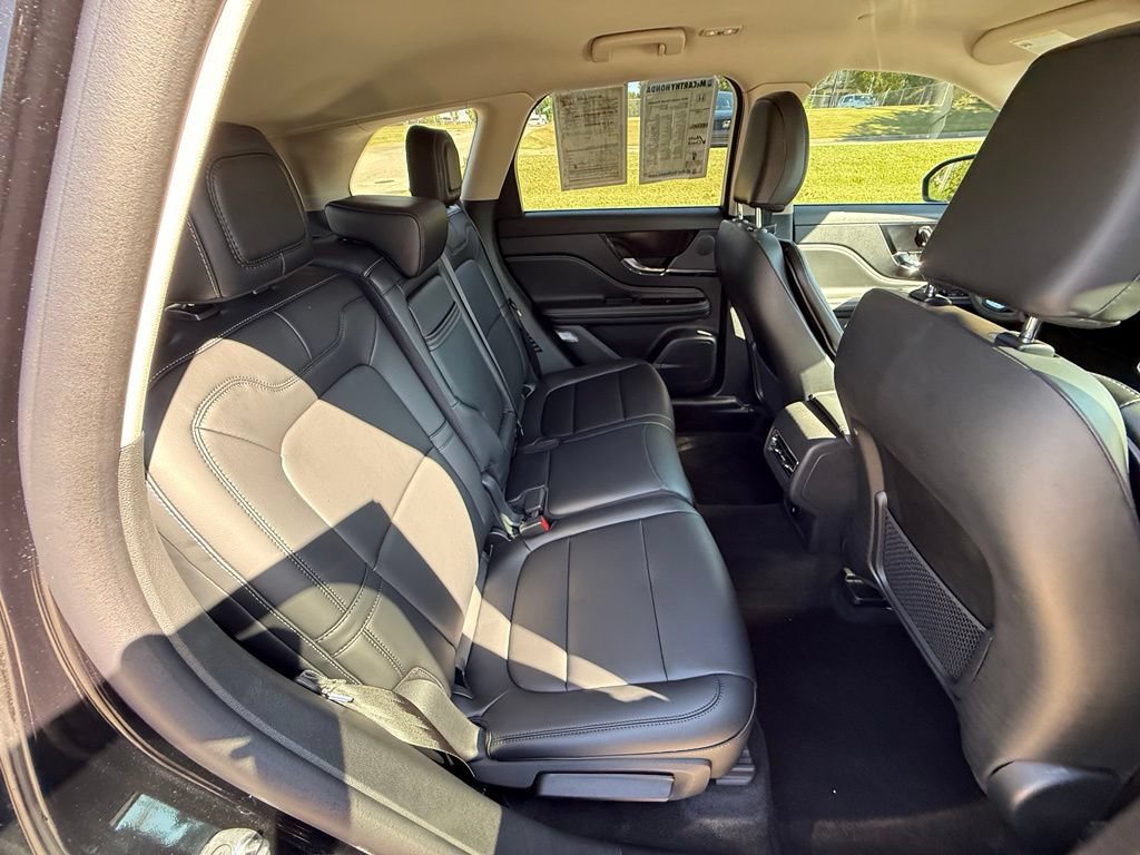 Used 2025 Lincoln Corsair AWD image 35