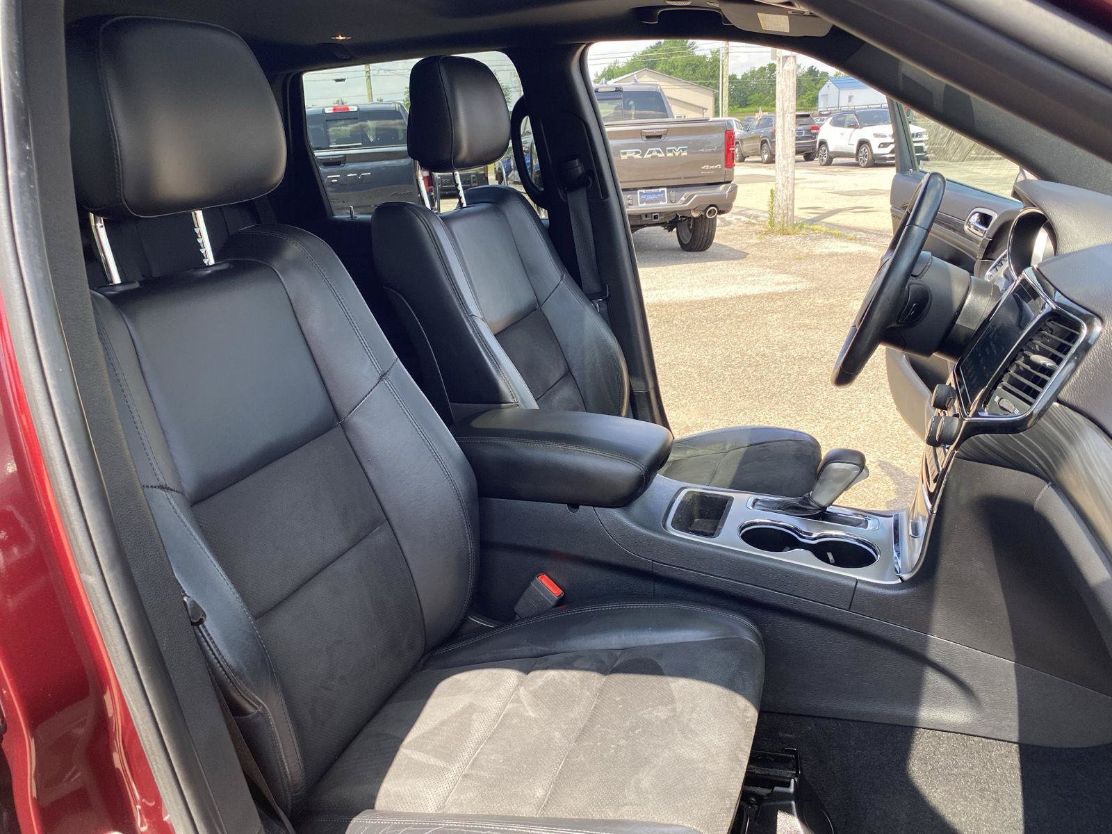 Used 2019 Jeep Grand Cherokee Altitude AWD/4WD image 40
