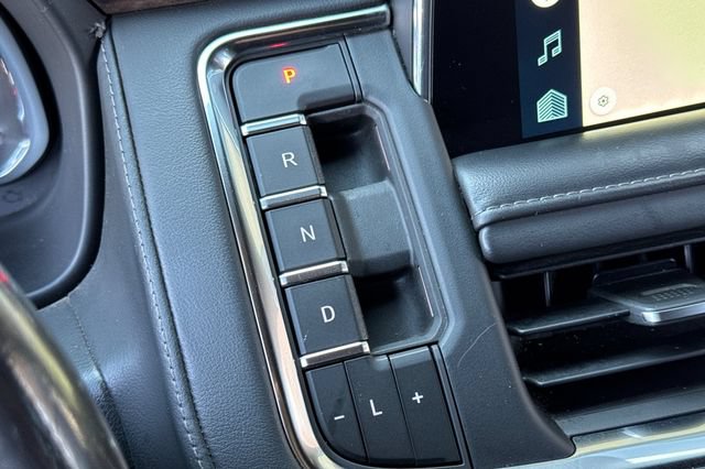 Used 2022 Chevrolet Suburban LT AWD/4WD image 35