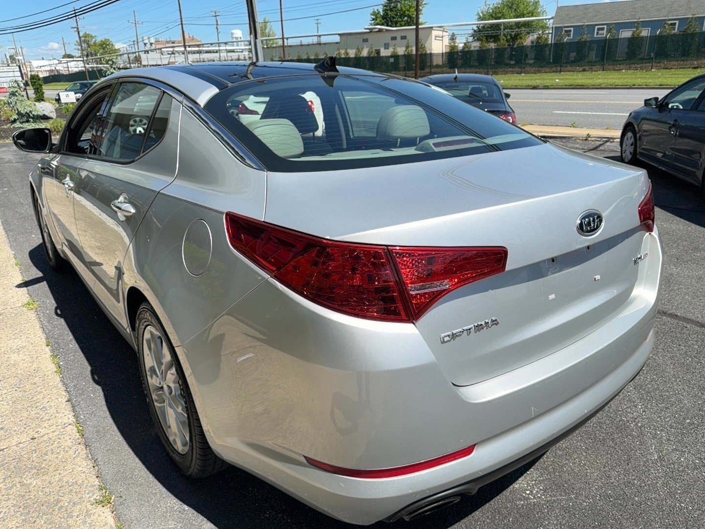 Used 2012 Kia Optima EX w/ Premium Pkg FWD image 3