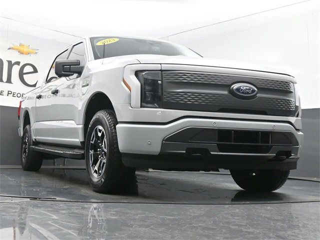 Used 2023 Ford F150 Lightning XLT image 3