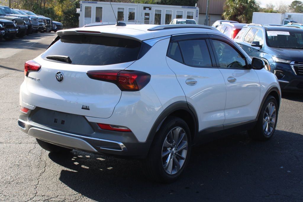 Used 2023 Buick Encore GX Essence w/ Experience Buick Package image 9