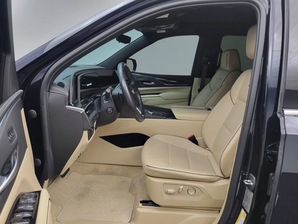 Used 2023 Cadillac Escalade Premium Luxury w/ Performance Package image 5