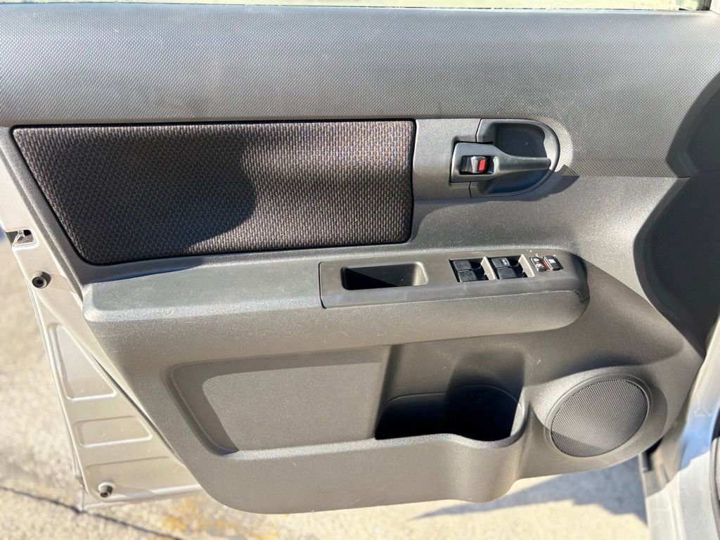 Used 2008 Scion xB image 9