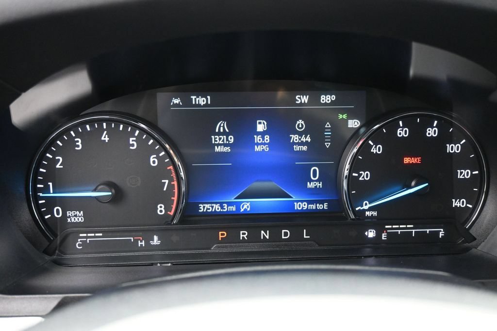 Used 2021 Ford Explorer XLT w/ Equipment Group 202A RWD image 26