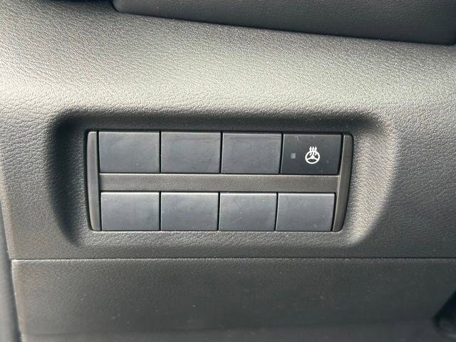 Used 2023 Nissan Kicks SR w/ SR Premium Package FWD image 22
