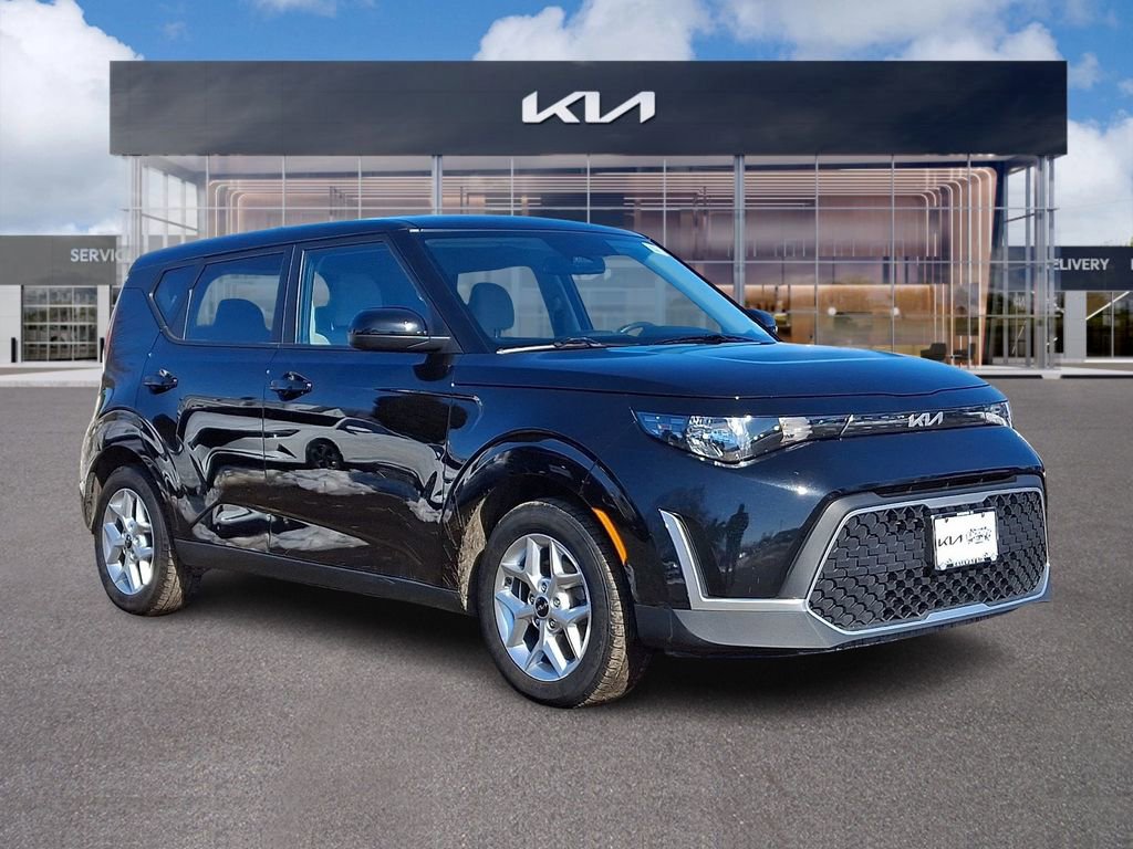 Certified 2023 Kia Soul LX w/ LX Technology Package