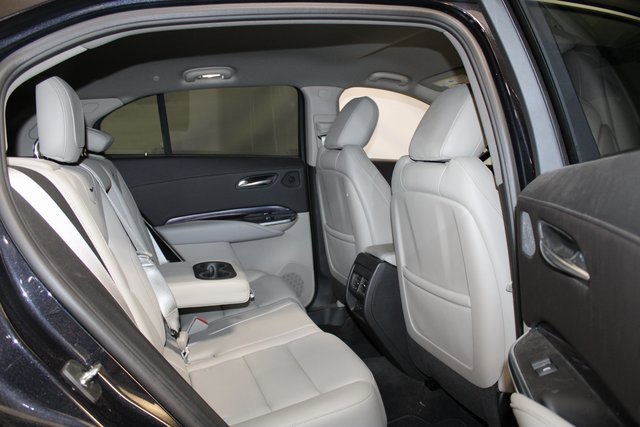 Certified 2022 Cadillac XT4 Luxury w/ Cold Weather Package image 10