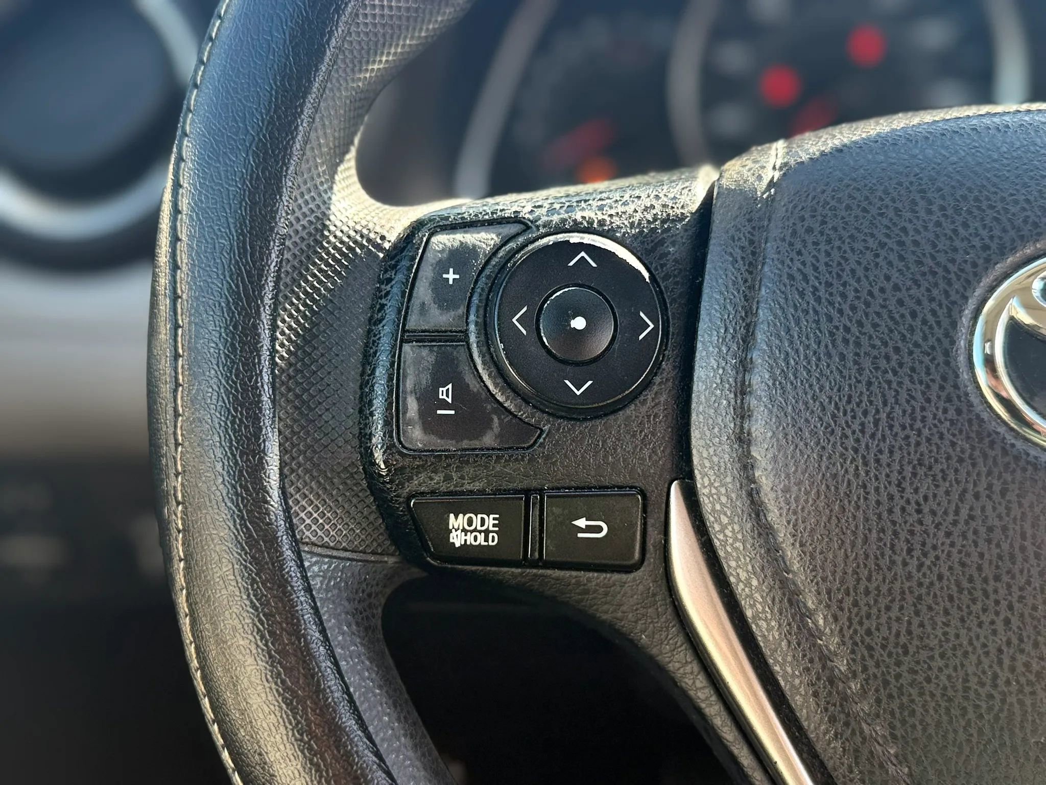 Used 2015 Toyota RAV4 XLE image 26