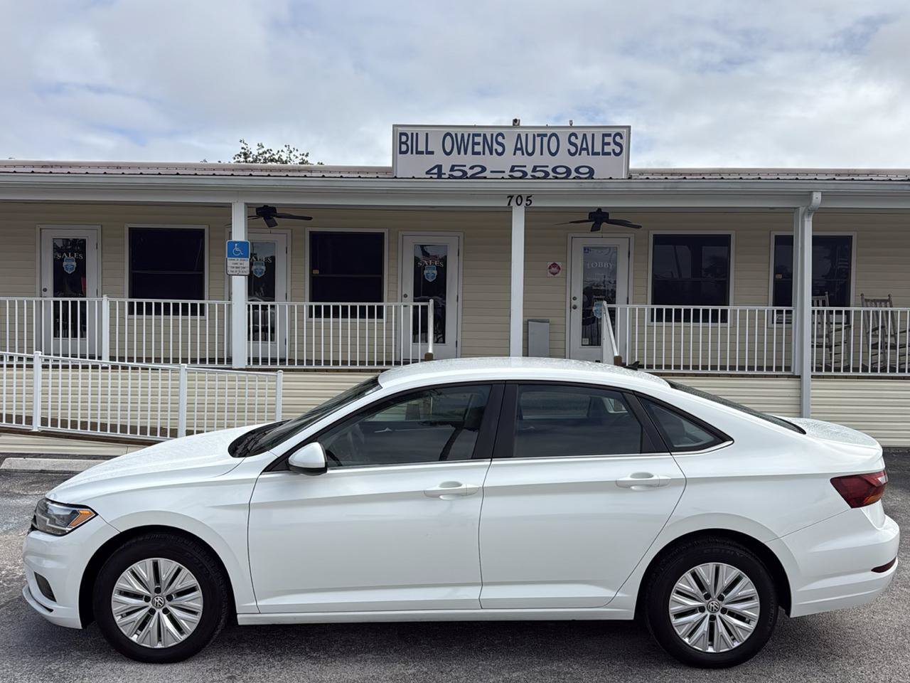 Used 2019 Volkswagen Jetta SE FWD image 4