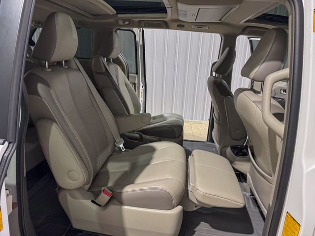 Used 2013 Toyota Sienna Limited w/ Premium Pkg image 29
