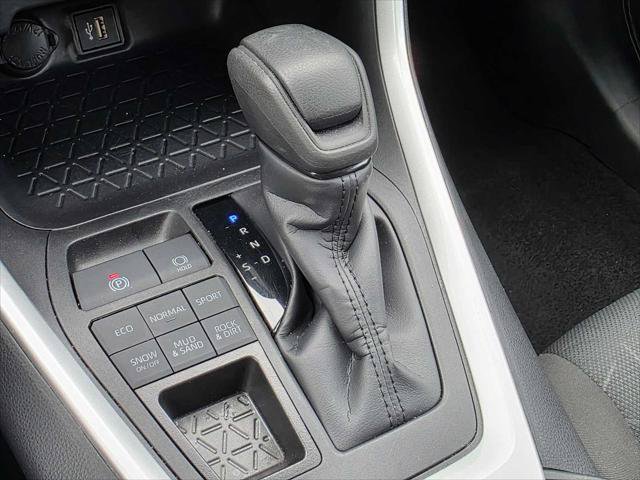Used 2025 Toyota RAV4 XLE AWD/4WD image 33