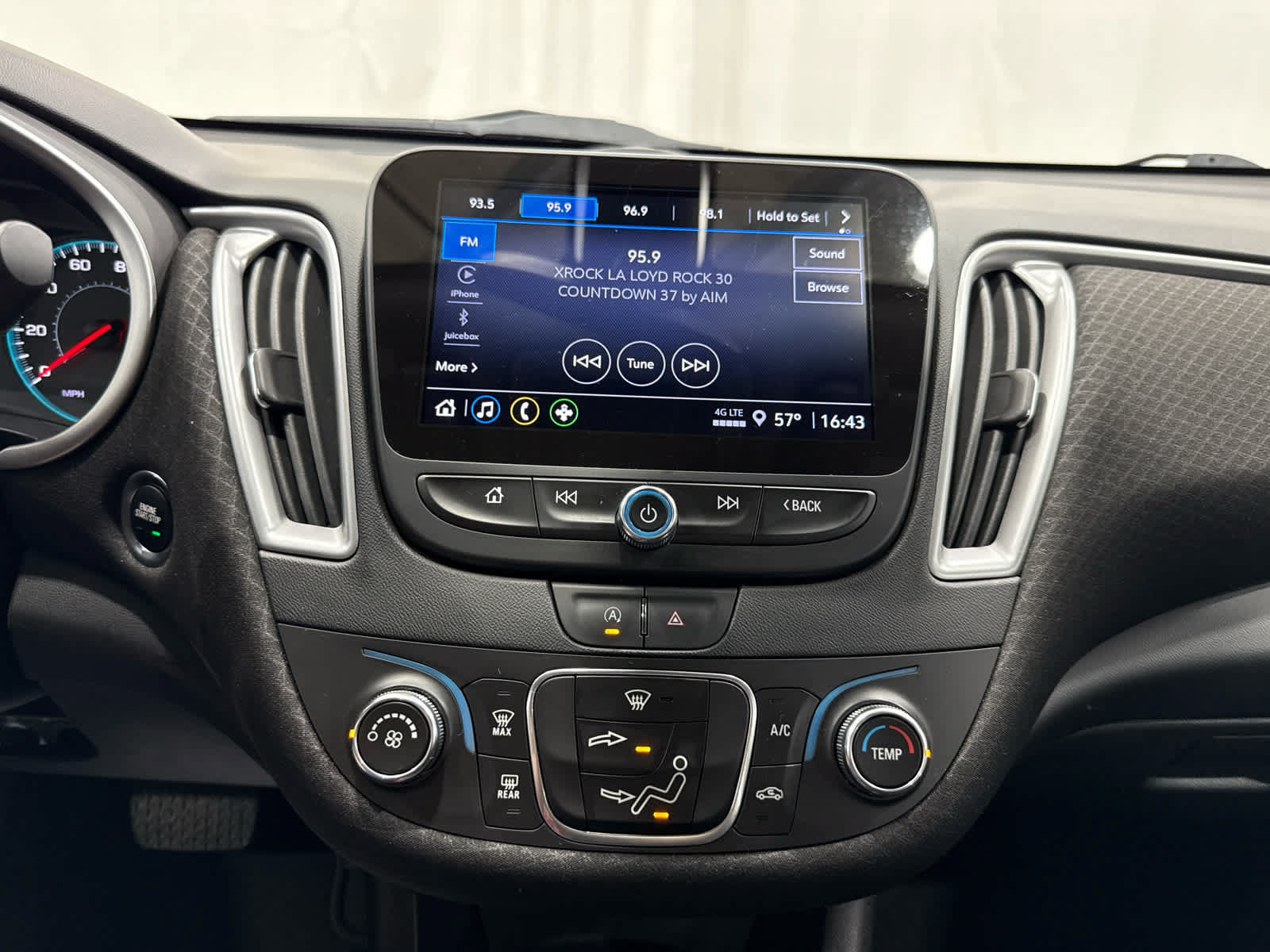 Certified 2022 Chevrolet Malibu LS FWD image 25