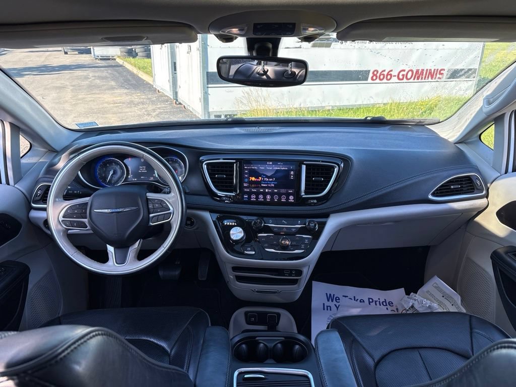 Used 2020 Chrysler Pacifica Limited FWD image 19
