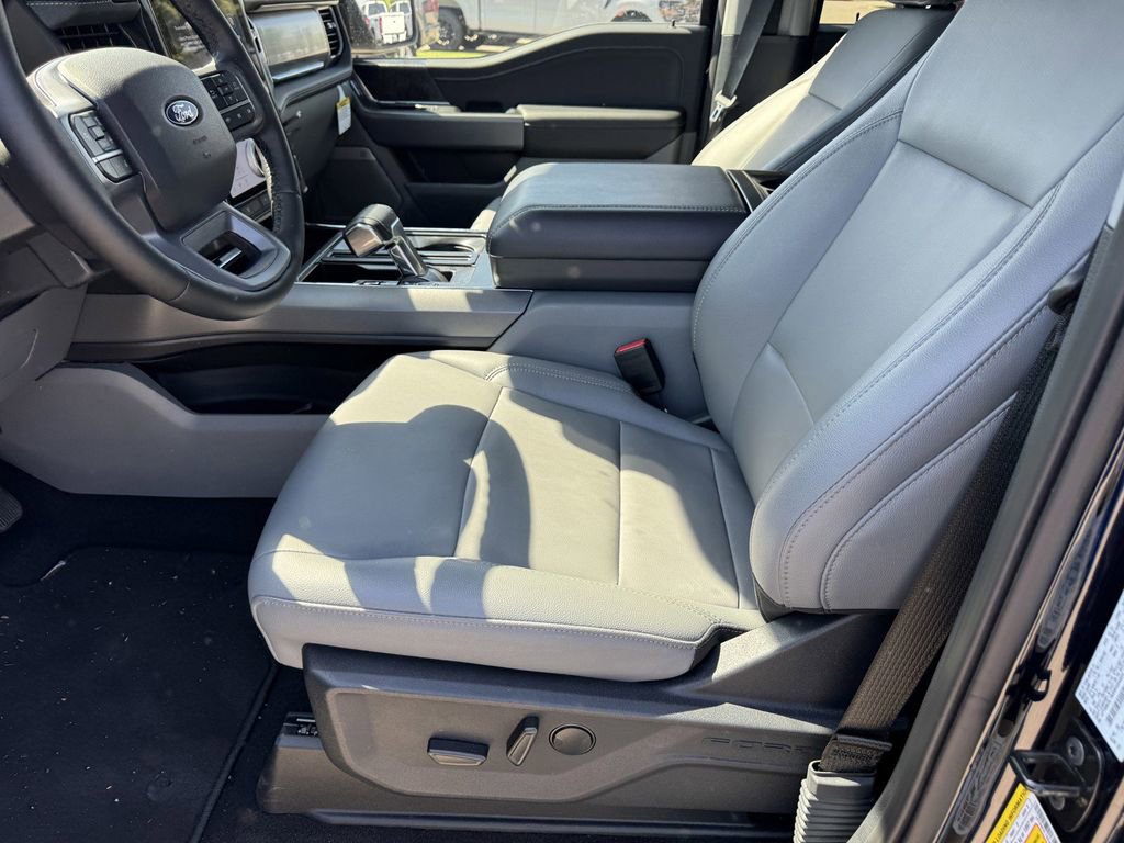 Used 2025 Ford F150 Lightning Flash AWD/4WD image 13