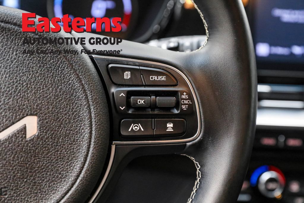 Used 2022 Kia Niro EX w/ Cold Weather Package image 16