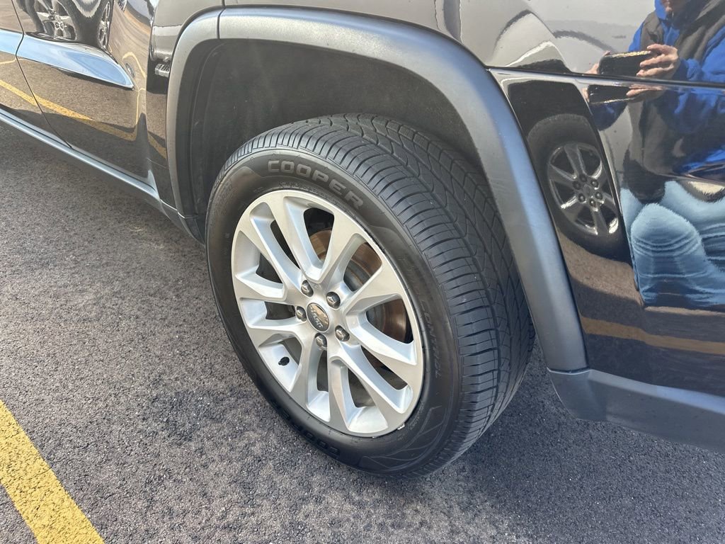 Used 2017 Jeep Grand Cherokee Limited image 14