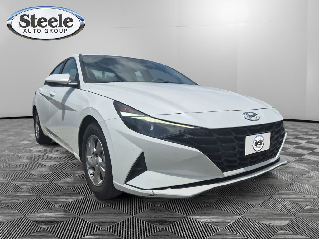 Used 2022 Hyundai Elantra SE FWD image 7