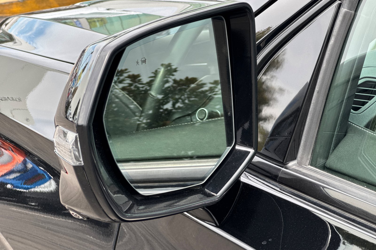 Used 2021 Cadillac Escalade ESV Sport w/ Driver Assist Tech Package AWD/4WD image 51