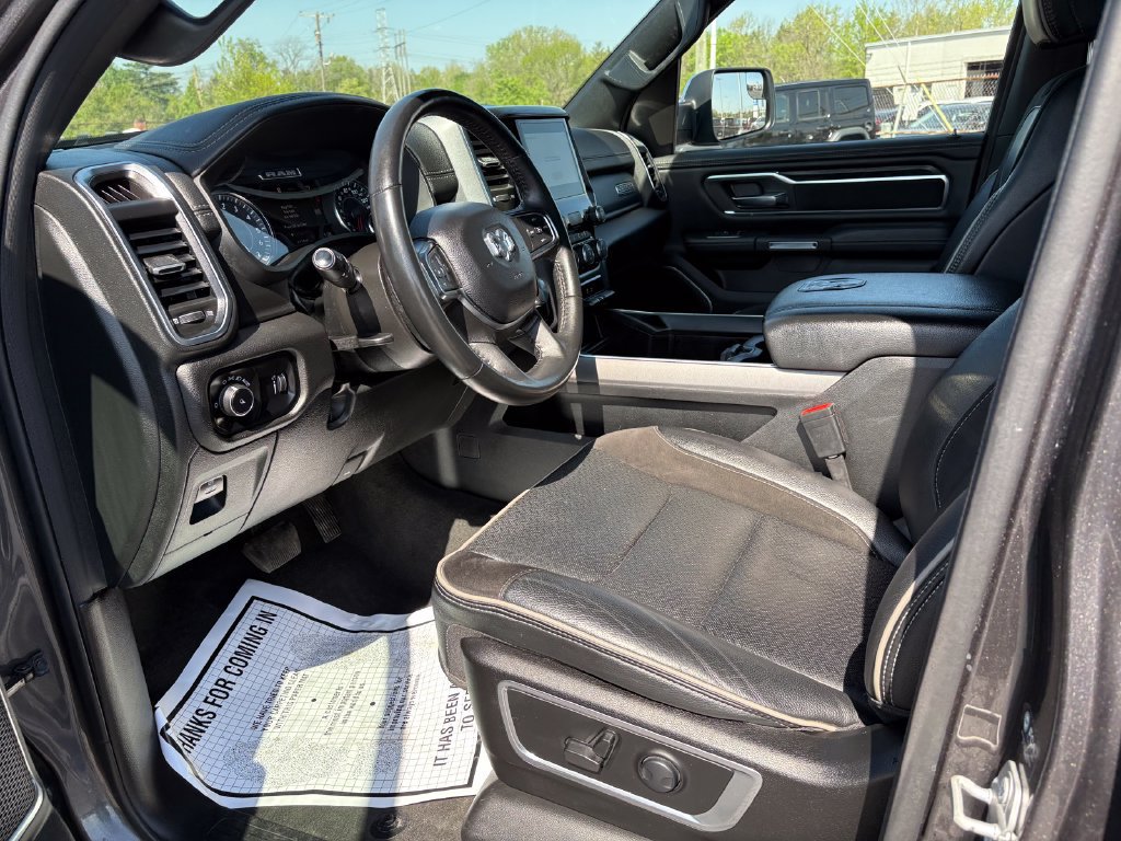 Used 2024 RAM 1500 Laramie AWD/4WD image 15