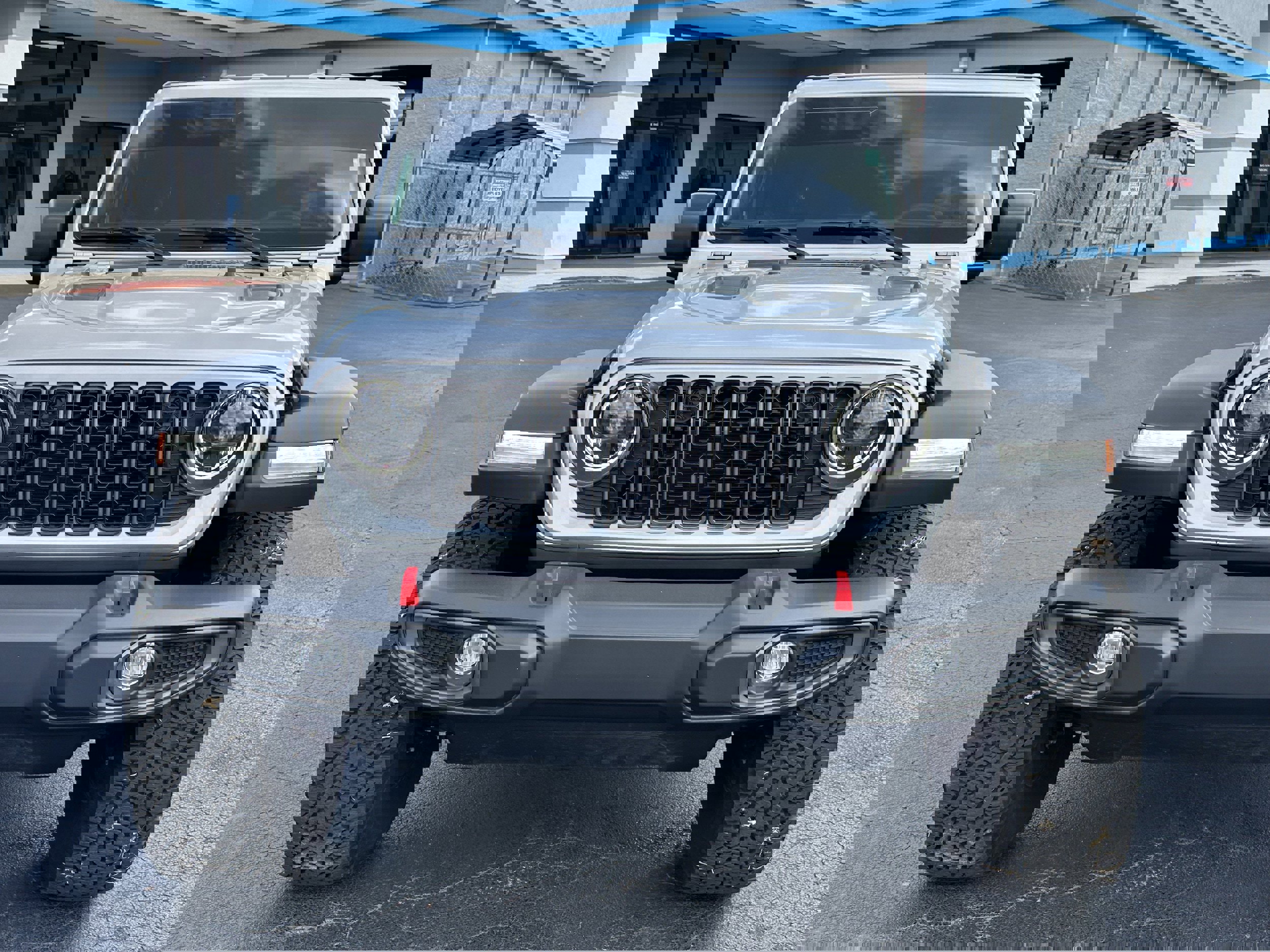 Used 2024 Jeep Wrangler Unlimited Rubicon w/ XTREMEE 35" Tire Package image 3