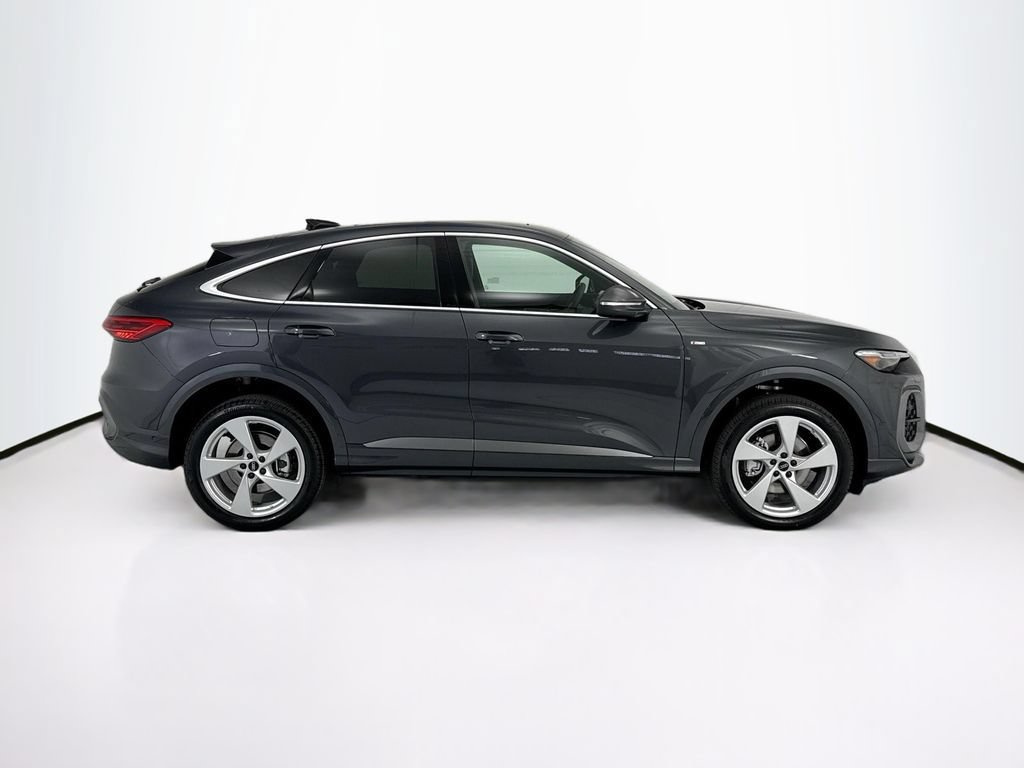 Used 2026 Audi Q5 Premium Plus w/ Premium Plus AWD/4WD image 4