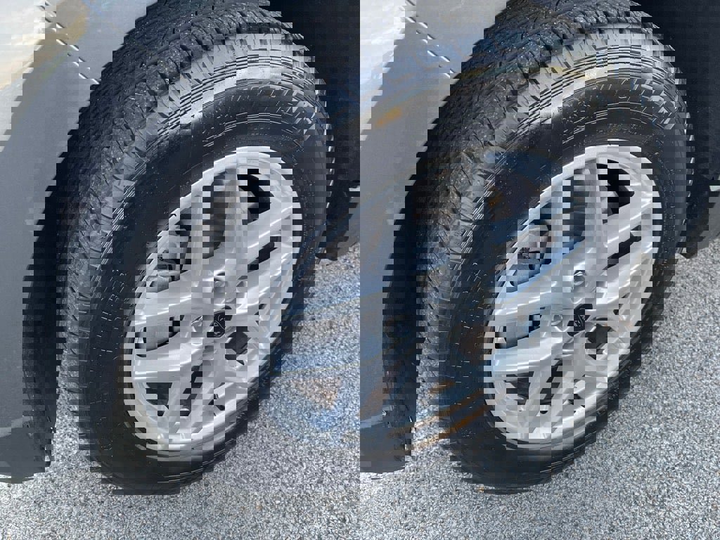 Used 2024 Ford Edge SEL image 6