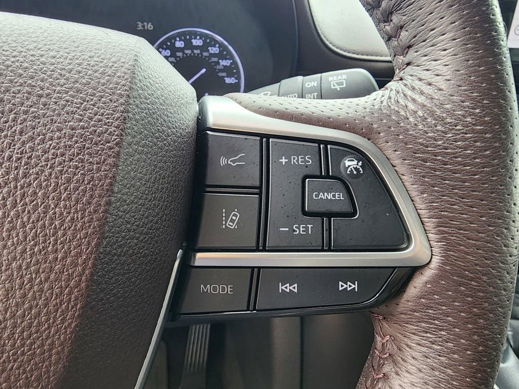 Used 2022 Toyota Sienna Platinum FWD image 22