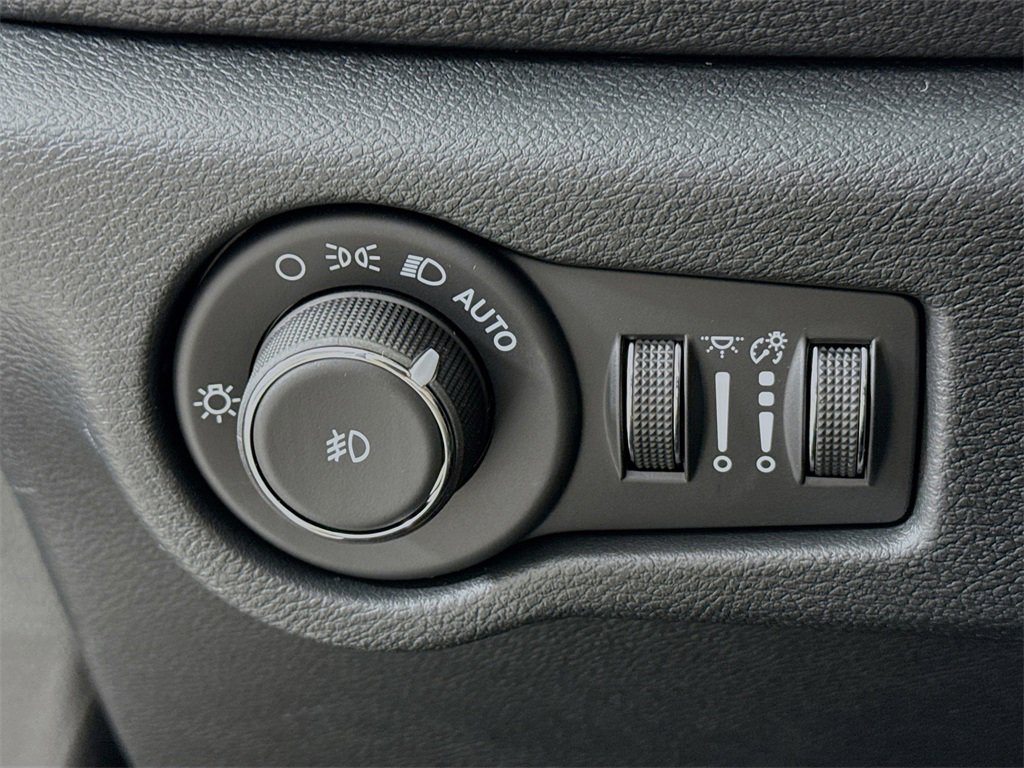 New 2026 Chrysler Pacifica Select image 10