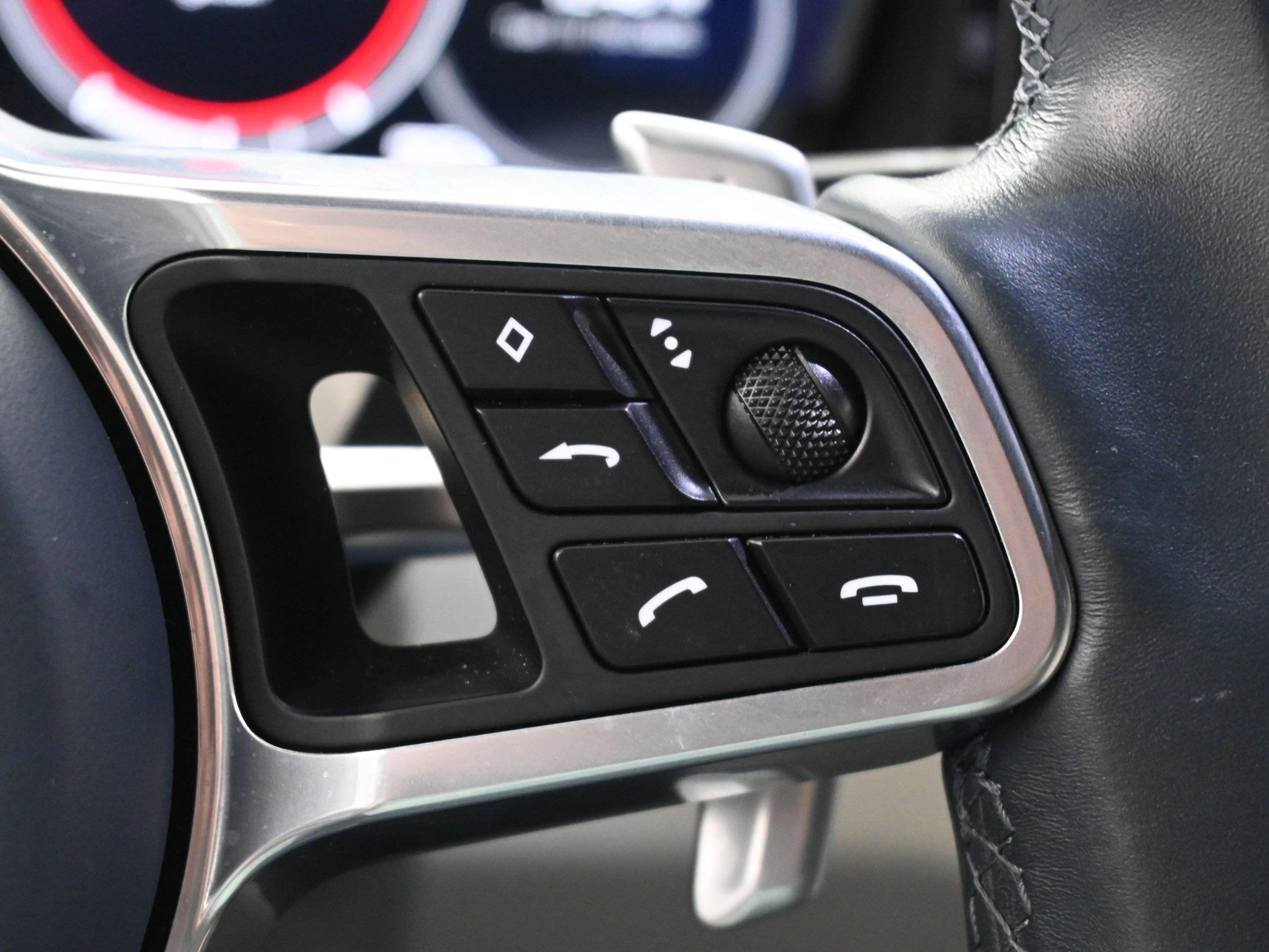 Certified 2022 Porsche Cayenne S image 21