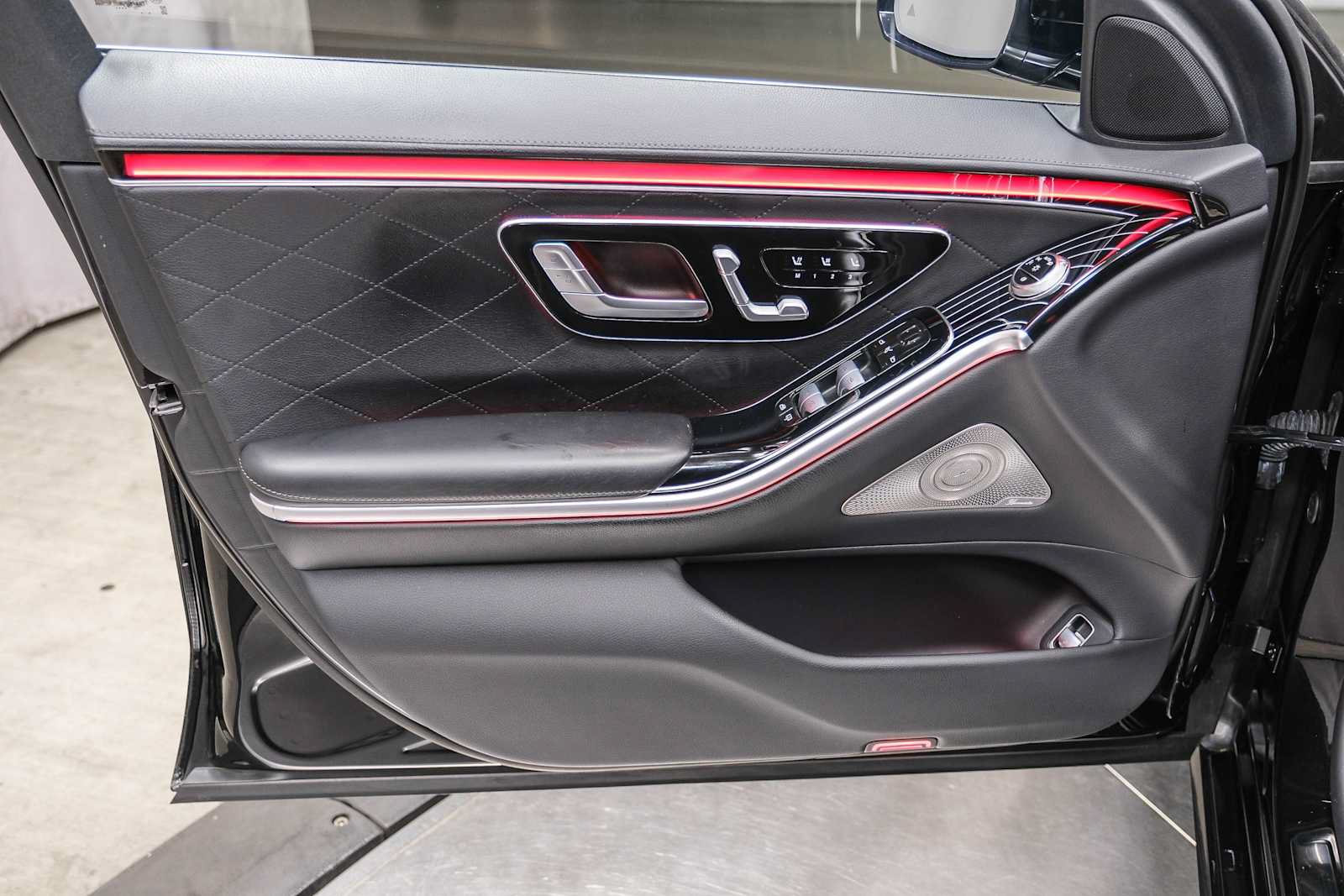 Certified 2023 Mercedes-Benz S 580e 4MATIC Sedan image 27