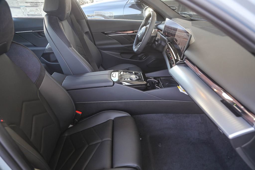 New 2027 BMW i5 eDrive40 RWD image 13