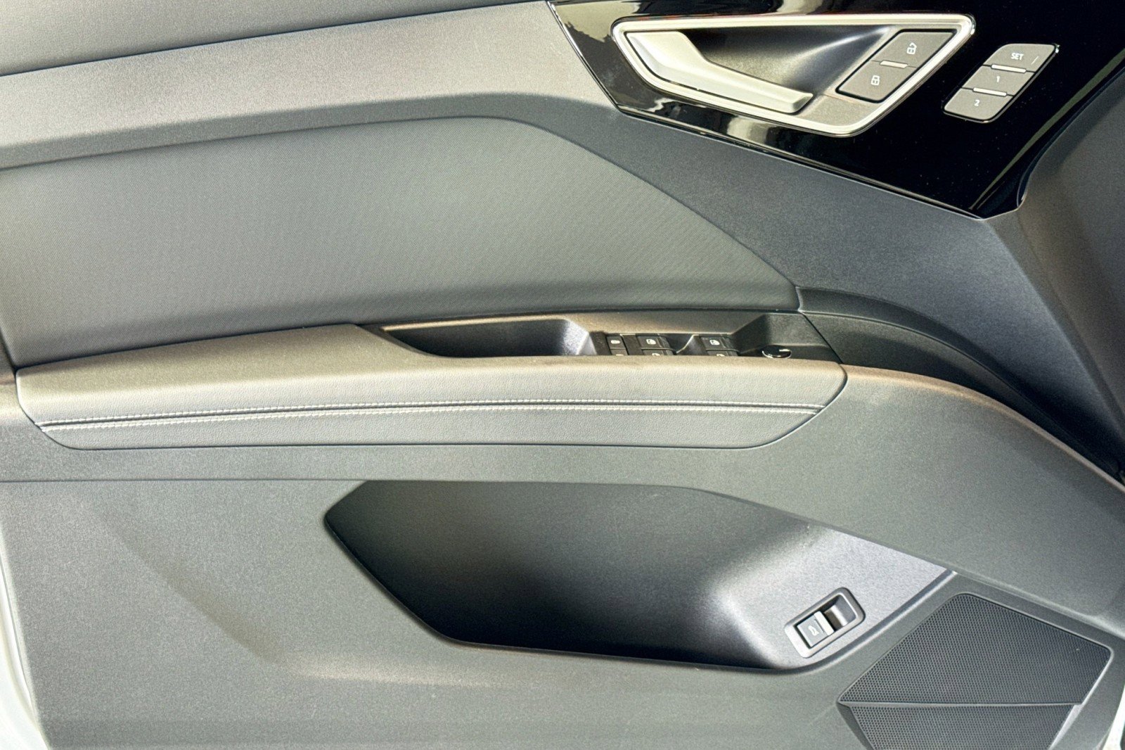 Used 2024 Audi Q4 e-tron Premium Plus image 16