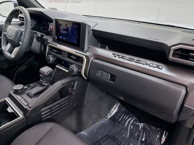 Used 2025 Toyota Tacoma TRD Off-Road AWD/4WD image 28