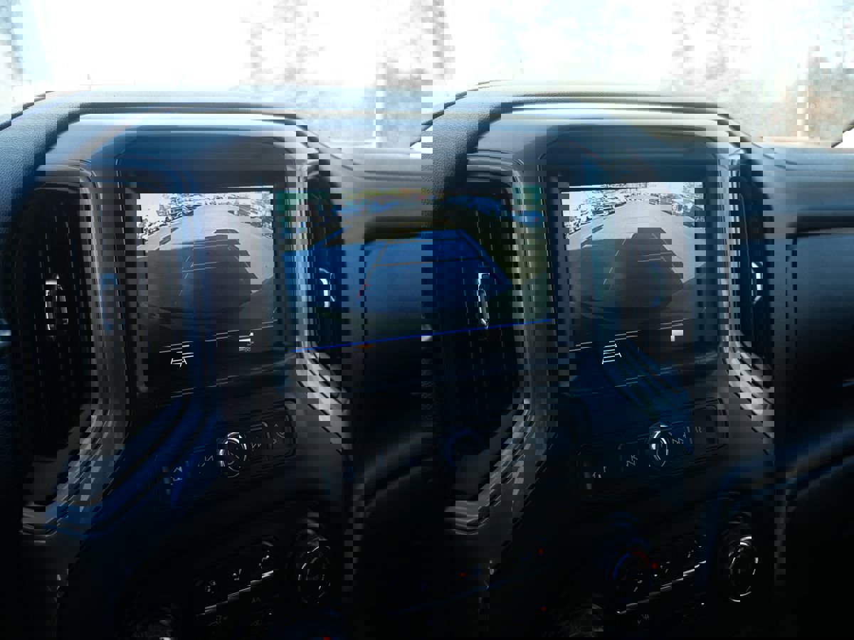 Used 2020 Chevrolet Silverado 1500 Custom w/ Custom Value Package image 13