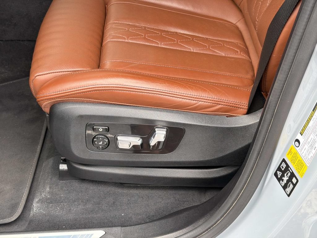 Used 2023 BMW X7 M60i w/ Executive Package AWD/4WD image 22