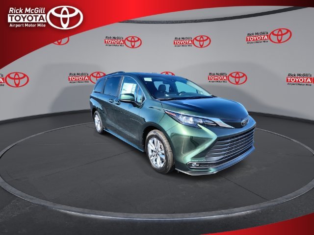 New 2026 Toyota Sienna XLE AWD/4WD image 2
