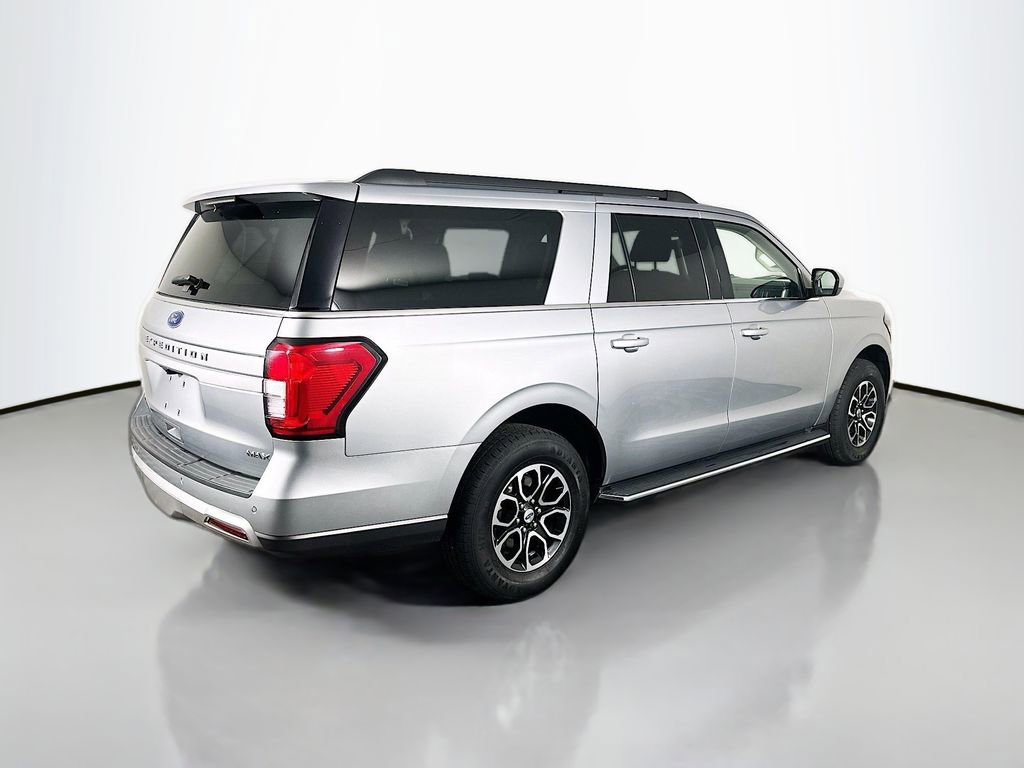 Used 2023 Ford Expedition Max XLT image 7