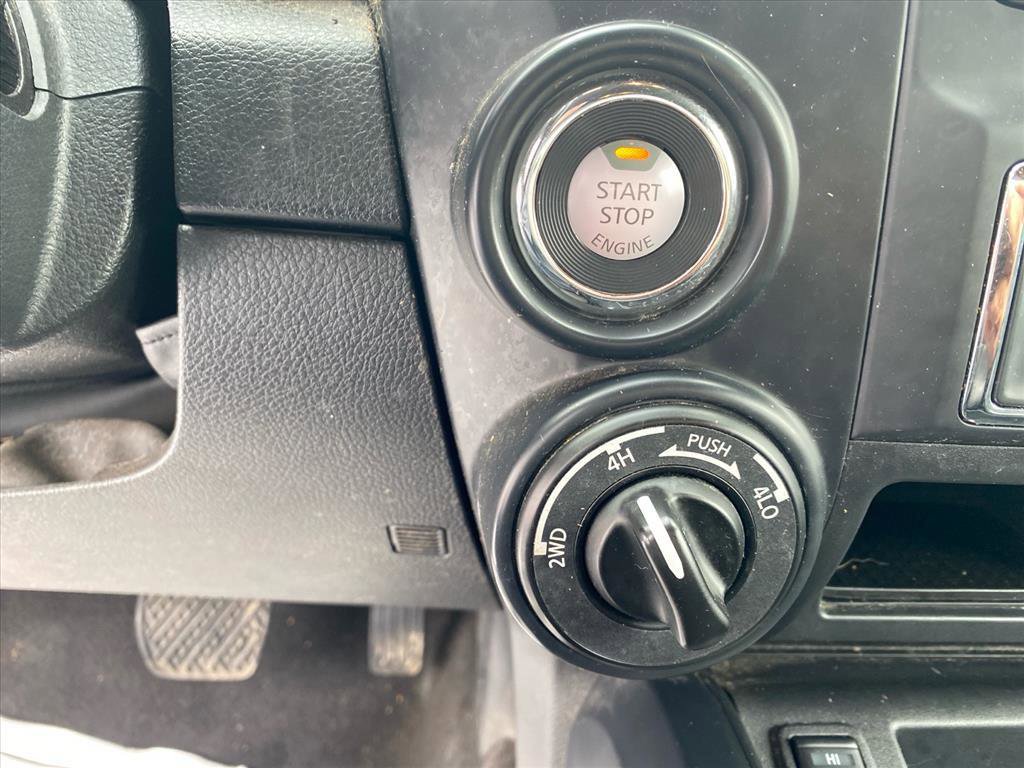 Used 2019 Nissan Titan SV w/ SV Convenience Package image 8