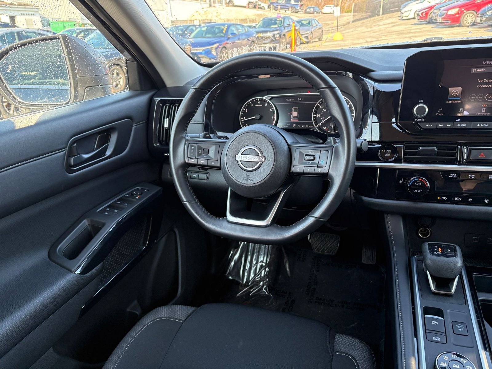 Used 2025 Nissan Pathfinder SV image 37