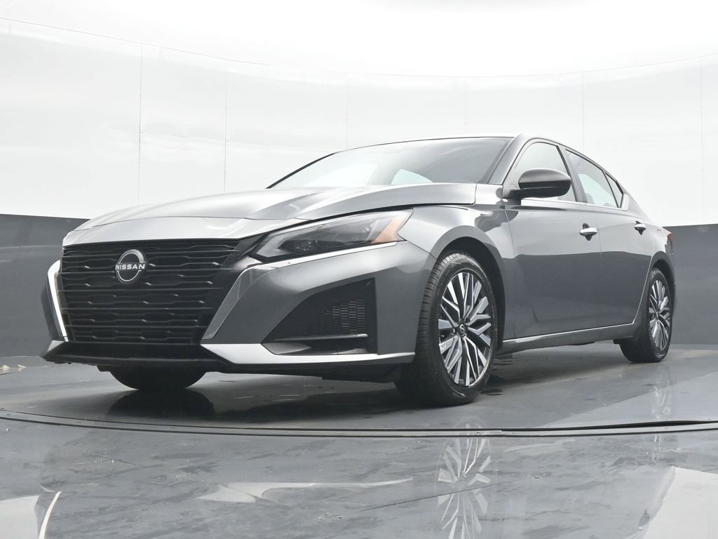 Used 2024 Nissan Altima 2.5 SV image 25