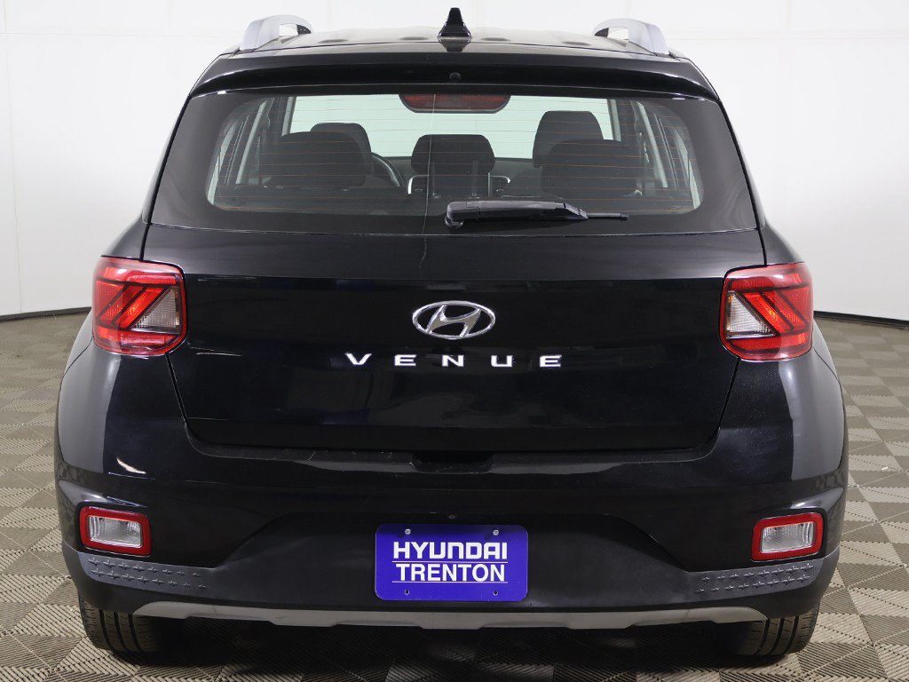 Used 2020 Hyundai Venue SEL FWD image 9