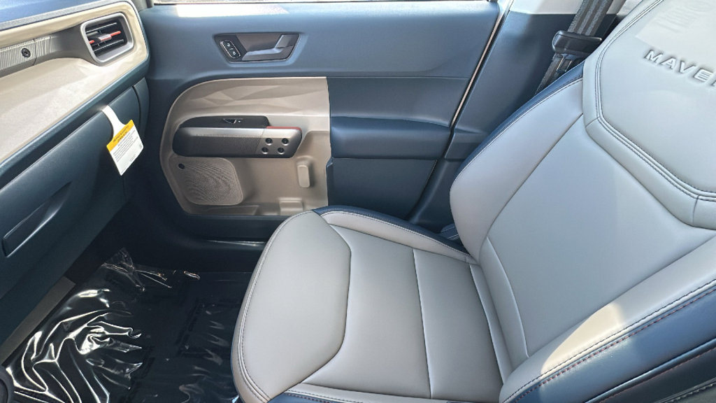 New 2025 Ford Maverick Lariat w/ 4K Tow Package image 12