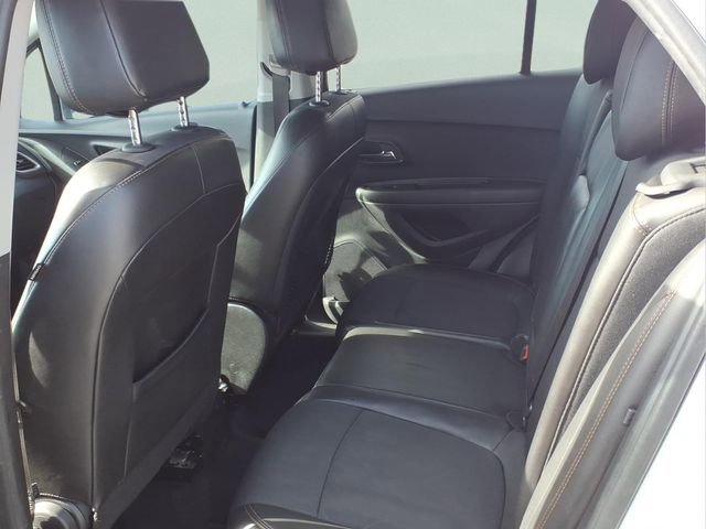 Used 2021 Chevrolet Trax LT w/ LT Convenience Package image 8