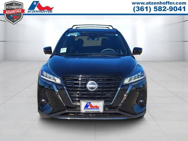 Used 2024 Nissan Kicks SR w/ Interior Electronics Package FWD image 2