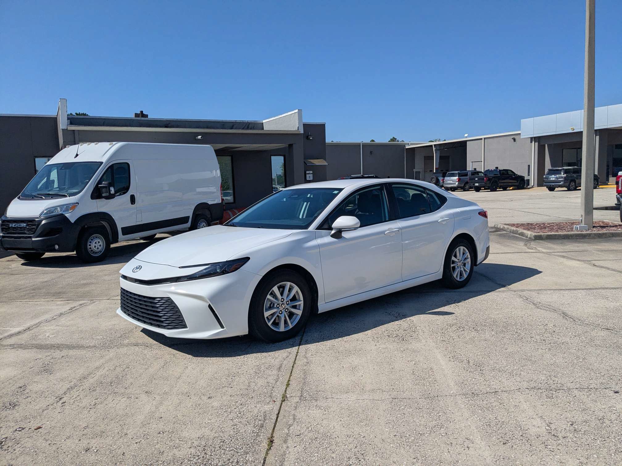 Used 2025 Toyota Camry LE FWD image 8