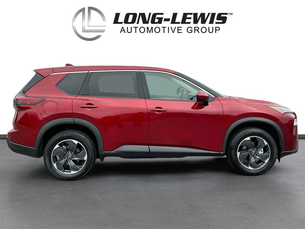 Used 2025 Nissan Rogue SV AWD/4WD image 8